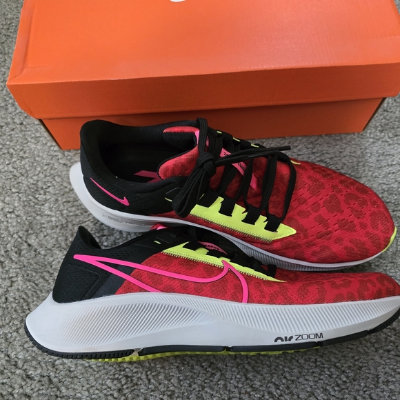 Nike Air Zoom Pegasus 38: Chile Red/ Hyper Pink-Black - Picture 6 of 6